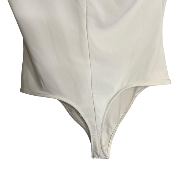Show Me Your Mimi Long Sleeve White Bodysuit Size Medium - Picture 4 of 5